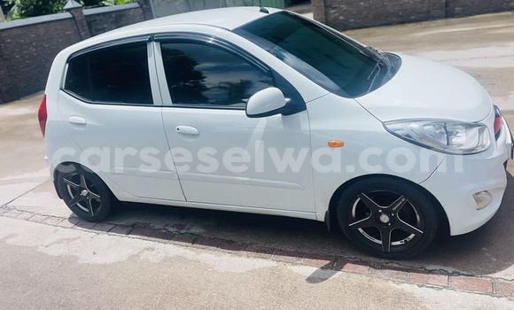 Buy Used Hyundai i10 White Car in Anse Aux Pins in East Mahé Buy Used Hyundai i10 White Car in Anse Aux Pins in East Mahé