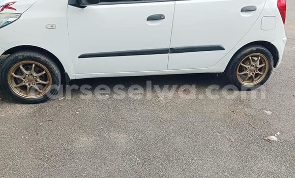 Acheter Occasion Voiture Hyundai i10 Blanc à Baie Lazare, South Mahé Acheter Occasion Voiture Hyundai i10 Blanc à Baie Lazare, South Mahé