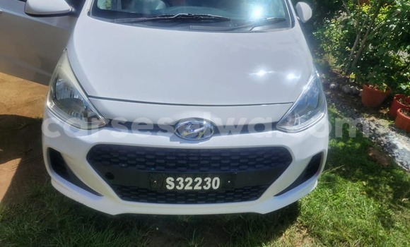 Acheter Occasion Voiture Hyundai Grand i10 Blanc à Anse Volbert, Îles intérieures