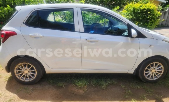 Acheter Occasion Voiture Hyundai Grand i10 Blanc à Anse Volbert, Îles intérieures Acheter Occasion Voiture Hyundai Grand i10 Blanc à Anse Volbert, Îles intérieures