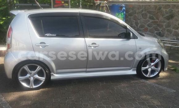 Acheter Occasion Voiture Daihatsu Sirion Gris à Beau Vallon, Nord Mahé