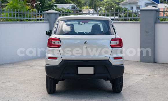 Buy Used Suzuki Ignis Silver Car in Mahe in Victoria Buy Used Suzuki Ignis Silver Car in Mahe in Victoria