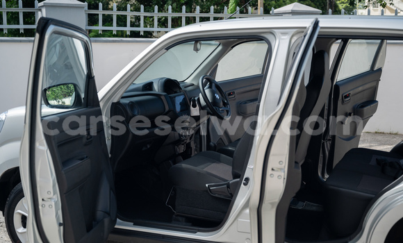 Buy Used Suzuki Ignis Silver Car in Mahe in Victoria Buy Used Suzuki Ignis Silver Car in Mahe in Victoria