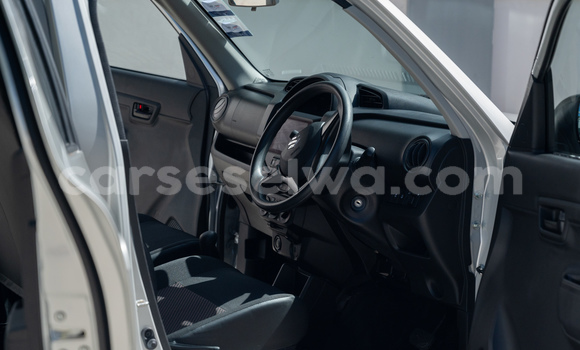 Buy Used Suzuki Ignis Silver Car in Mahe in Victoria Buy Used Suzuki Ignis Silver Car in Mahe in Victoria