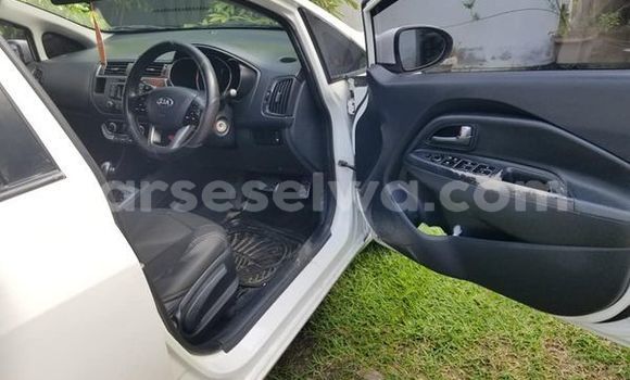 Buy Used Kia Rio White Car in Mahe in Victoria Buy Used Kia Rio White Car in Mahe in Victoria