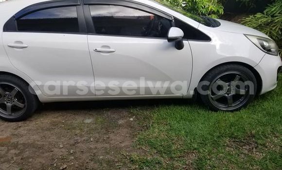 Buy Used Kia Rio White Car in Mahe in Victoria Buy Used Kia Rio White Car in Mahe in Victoria