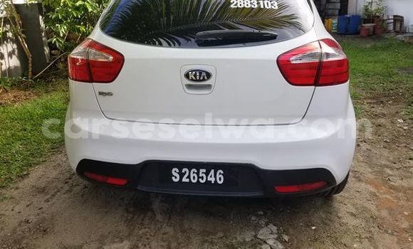 Buy Used Kia Rio White Car in Mahe in Victoria Buy Used Kia Rio White Car in Mahe in Victoria