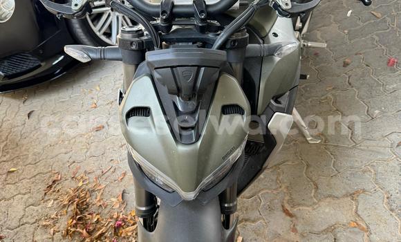 Acheter Occasion Moto Ducati Streetfighter Noir à Anse Aux Pins, East Mahé Acheter Occasion Moto Ducati Streetfighter Noir à Anse Aux Pins, East Mahé