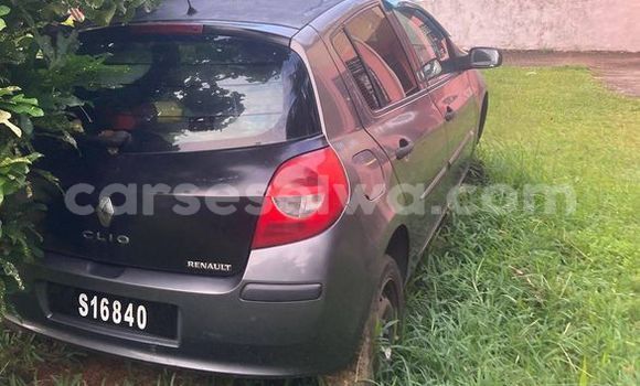 Buy Used Renault Clio Brown Car in Bel Air in Greater Victoria Buy Used Renault Clio Brown Car in Bel Air in Greater Victoria