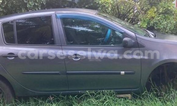 Buy Used Renault Clio Brown Car in Bel Air in Greater Victoria Buy Used Renault Clio Brown Car in Bel Air in Greater Victoria