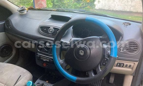 Buy Used Renault Clio Brown Car in Bel Air in Greater Victoria Buy Used Renault Clio Brown Car in Bel Air in Greater Victoria