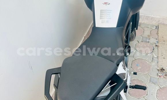 Buy Used KTM Duke Beige Bike in Anse Aux Pins in East Mahé Buy Used KTM Duke Beige Bike in Anse Aux Pins in East Mahé