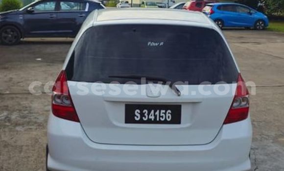 Buy Used Honda Jazz White Car in Anse Etoile in North Mahé Buy Used Honda Jazz White Car in Anse Etoile in North Mahé
