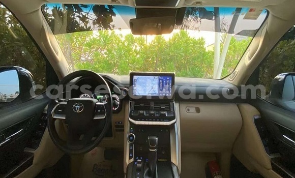 Buy Used Toyota Land Cruiser White Car in Baie Lazare in South Mahé Buy Used Toyota Land Cruiser White Car in Baie Lazare in South Mahé