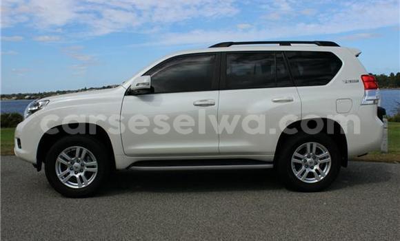 Acheter Occasion Voiture Toyota Land Cruiser Prado Blanc à Anse Royale, South Mahé Acheter Occasion Voiture Toyota Land Cruiser Prado Blanc à Anse Royale, South Mahé