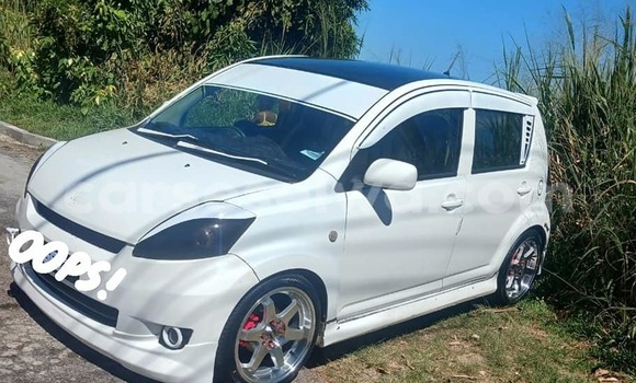 Acheter Occasion Voiture Daihatsu Sirion Blanc à Anse Volbert, Îles intérieures Acheter Occasion Voiture Daihatsu Sirion Blanc à Anse Volbert, Îles intérieures