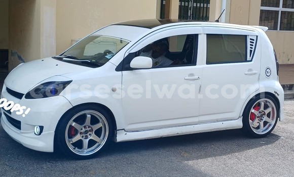 Acheter Occasion Voiture Daihatsu Sirion Blanc à Anse Volbert, Îles intérieures Acheter Occasion Voiture Daihatsu Sirion Blanc à Anse Volbert, Îles intérieures