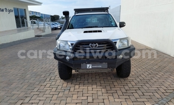Buy Used Toyota Hilux White Car in Saint Louis in Greater Victoria Buy Used Toyota Hilux White Car in Saint Louis in Greater Victoria