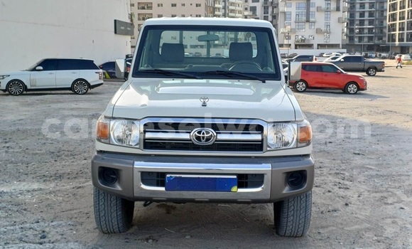 Buy Used Toyota Land Cruiser White Car in Saint Louis in Greater Victoria Buy Used Toyota Land Cruiser White Car in Saint Louis in Greater Victoria
