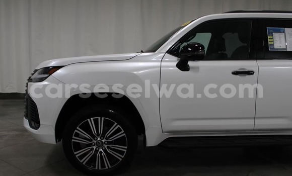 Buy Used Lexus LX White Car in Mahe in Victoria Buy Used Lexus LX White Car in Mahe in Victoria