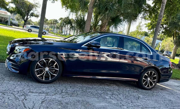 Buy Used Mercedes‒Benz E–Class Blue Car in Saint Louis in Greater Victoria Buy Used Mercedes‒Benz E–Class Blue Car in Saint Louis in Greater Victoria