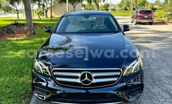 Buy Used Mercedes‒Benz E–Class Blue Car in Saint Louis in Greater Victoria Buy Used Mercedes‒Benz E–Class Blue Car in Saint Louis in Greater Victoria