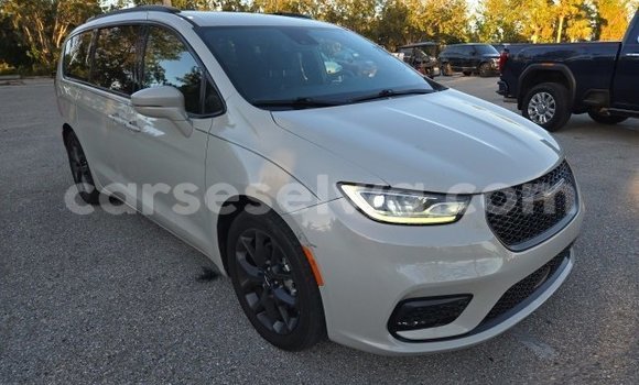 Buy Used Chrysler Pacifica White Car in Plaisance in Greater Victoria Buy Used Chrysler Pacifica White Car in Plaisance in Greater Victoria