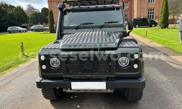 Buy Used Land Rover Defender Green Car in Pointe La Rue in East Mahé Buy Used Land Rover Defender Green Car in Pointe La Rue in East Mahé