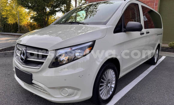 Buy Used Mercedes‒Benz Vito White Car in Saint Louis in Greater Victoria Buy Used Mercedes‒Benz Vito White Car in Saint Louis in Greater Victoria
