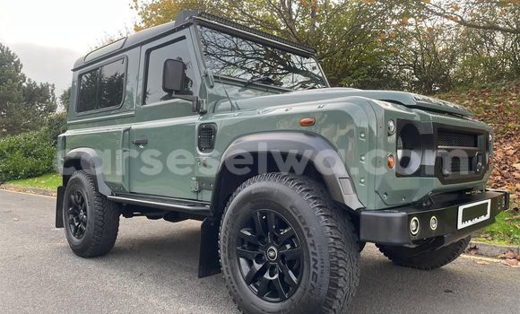 Buy Used Land Rover Defender Green Car in Port Glaud in West Mahé Buy Used Land Rover Defender Green Car in Port Glaud in West Mahé
