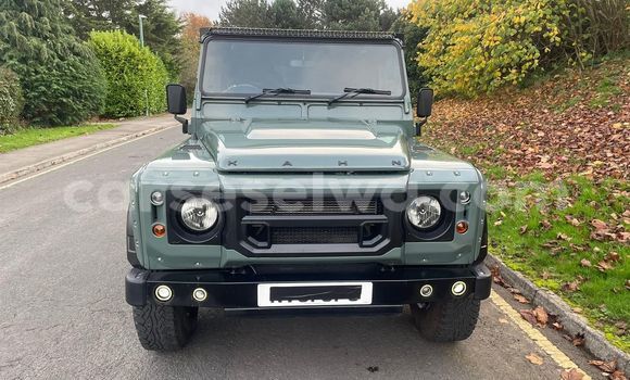 Buy Used Land Rover Defender Green Car in Port Glaud in West Mahé Buy Used Land Rover Defender Green Car in Port Glaud in West Mahé