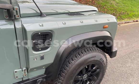 Buy Used Land Rover Defender Green Car in Port Glaud in West Mahé Buy Used Land Rover Defender Green Car in Port Glaud in West Mahé