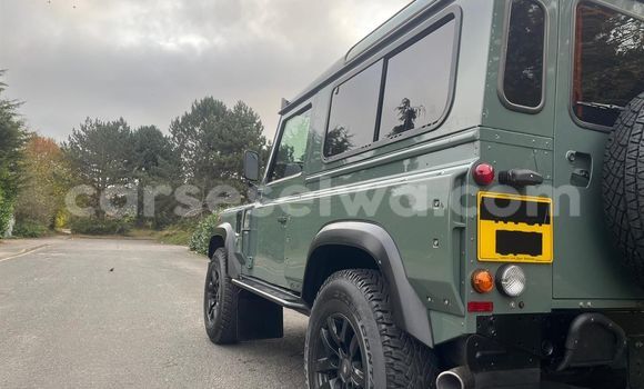 Buy Used Land Rover Defender Green Car in Port Glaud in West Mahé Buy Used Land Rover Defender Green Car in Port Glaud in West Mahé