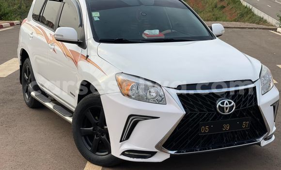 Buy Used Toyota RAV4 White Car in Saint Louis in Greater Victoria Buy Used Toyota RAV4 White Car in Saint Louis in Greater Victoria