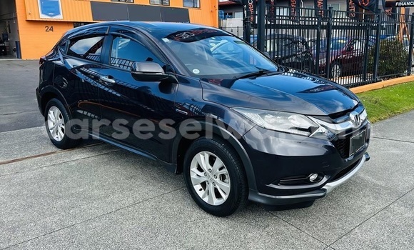 Buy Used Honda Vezel Black Car in Saint Louis in Greater Victoria Buy Used Honda Vezel Black Car in Saint Louis in Greater Victoria