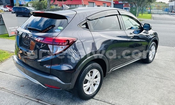 Buy Used Honda Vezel Black Car in Saint Louis in Greater Victoria Buy Used Honda Vezel Black Car in Saint Louis in Greater Victoria