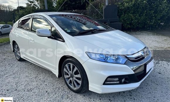 Buy Used Honda Insight White Car in Les Mamelles in Greater Victoria Buy Used Honda Insight White Car in Les Mamelles in Greater Victoria