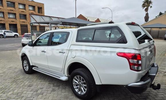 Buy Used Mitsubishi Triton White Car in Mont Fleuri in Greater Victoria Buy Used Mitsubishi Triton White Car in Mont Fleuri in Greater Victoria