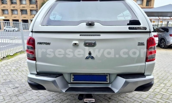 Buy Used Mitsubishi Triton White Car in Mont Fleuri in Greater Victoria Buy Used Mitsubishi Triton White Car in Mont Fleuri in Greater Victoria