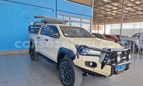 Buy Used Toyota Hilux Brown Car in Saint Louis in Greater Victoria Buy Used Toyota Hilux Brown Car in Saint Louis in Greater Victoria