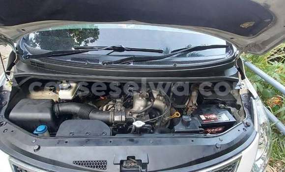 Buy Used Hyundai H1 White Car in Victoria in East africa Buy Used Hyundai H1 White Car in Victoria in East africa