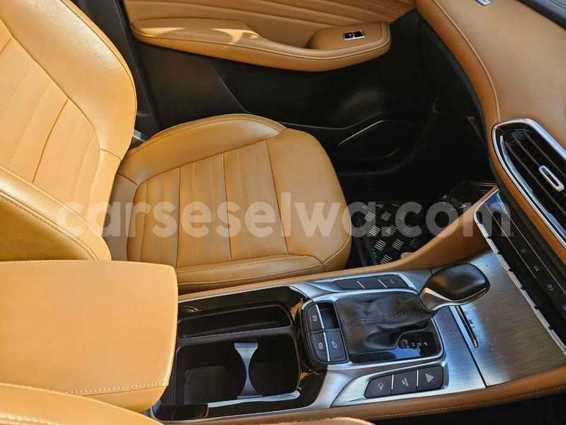 Big with watermark mg 550 east africa victoria 8113