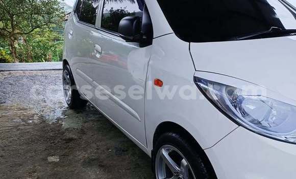 Acheter Occasion Voiture Hyundai i10 Blanc à Beau Vallon, Nord Mahé Acheter Occasion Voiture Hyundai i10 Blanc à Beau Vallon, Nord Mahé