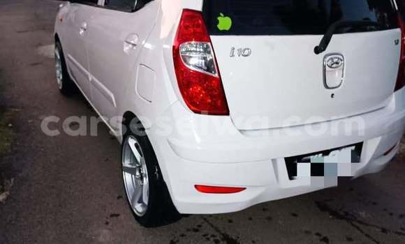 Acheter Occasion Voiture Hyundai i10 Blanc à Beau Vallon, Nord Mahé Acheter Occasion Voiture Hyundai i10 Blanc à Beau Vallon, Nord Mahé