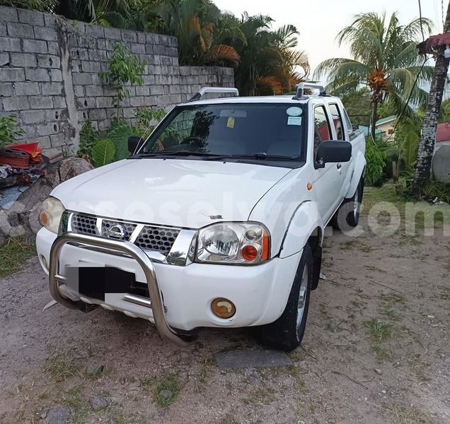 Big with watermark nissan hardbody victoria mahe 8142