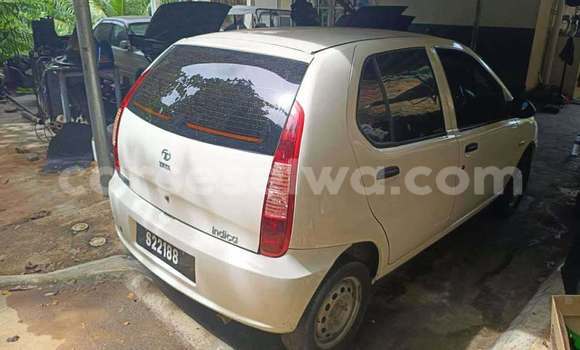Acheter Occasion Voiture TATA Indica Blanc à Victoria, East africa Acheter Occasion Voiture TATA Indica Blanc à Victoria, East africa