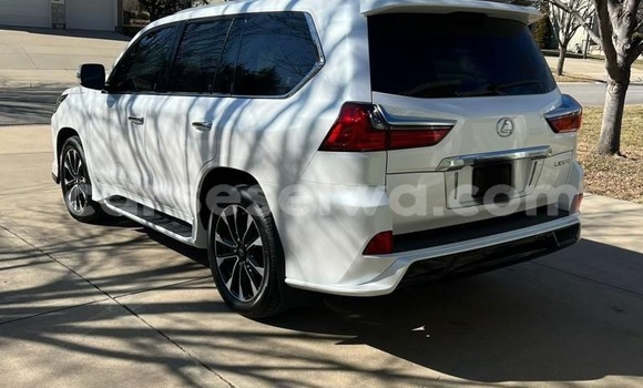 Acheter Occasion Voiture Lexus LX 570 Blanc à Anse Boileau, West Mahé Acheter Occasion Voiture Lexus LX 570 Blanc à Anse Boileau, West Mahé