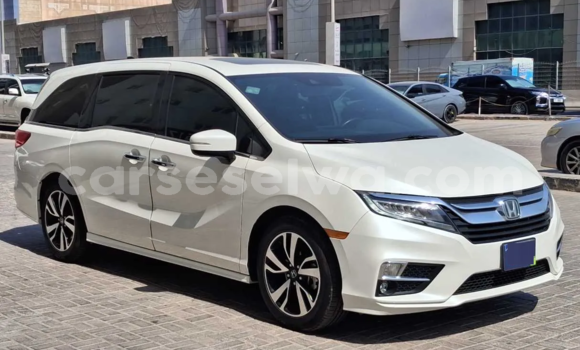 Buy Used Honda Odyssey White Car in Victoria in East africa Buy Used Honda Odyssey White Car in Victoria in East africa