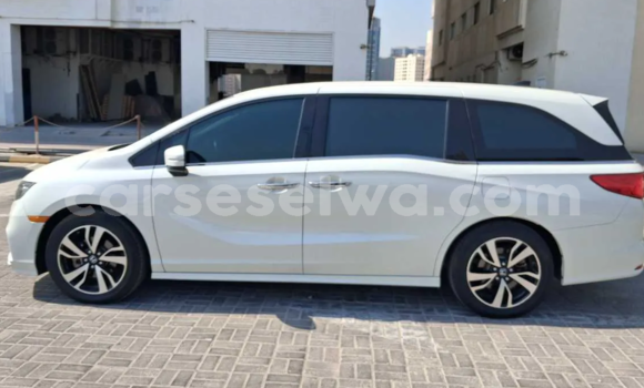 Buy Used Honda Odyssey White Car in Victoria in East africa Buy Used Honda Odyssey White Car in Victoria in East africa