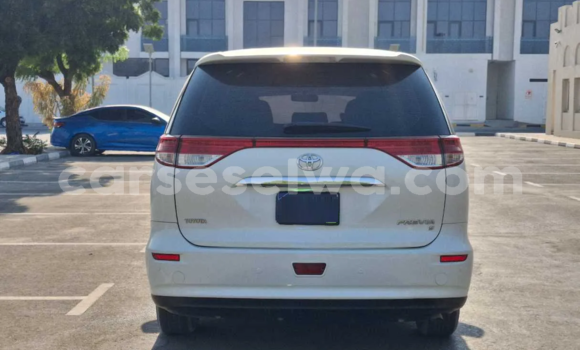 Buy Used Toyota Previa White Car in Victoria in East africa Buy Used Toyota Previa White Car in Victoria in East africa